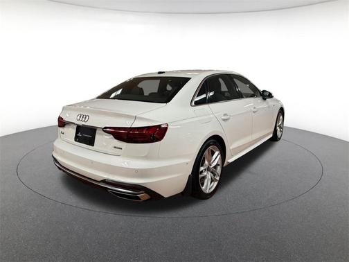 2022 Audi A4 45 S line Prestige