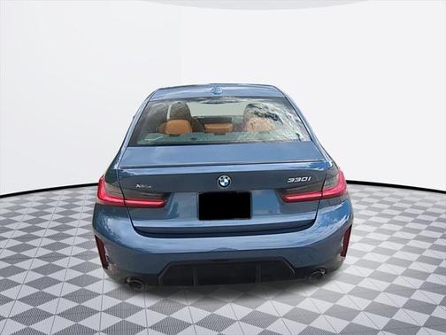 2025 BMW 330 i xDrive