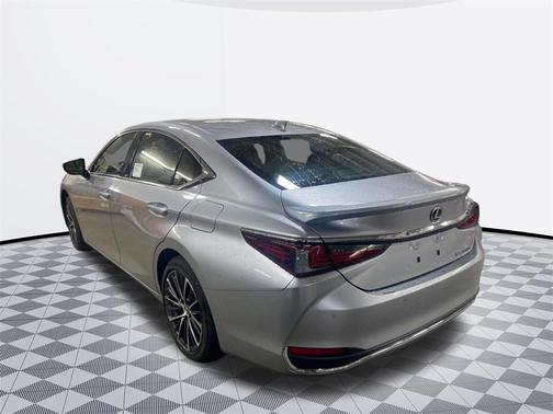 2025 Lexus ES 300h Base