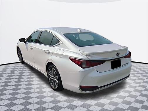 2020 Lexus ES 300h Base
