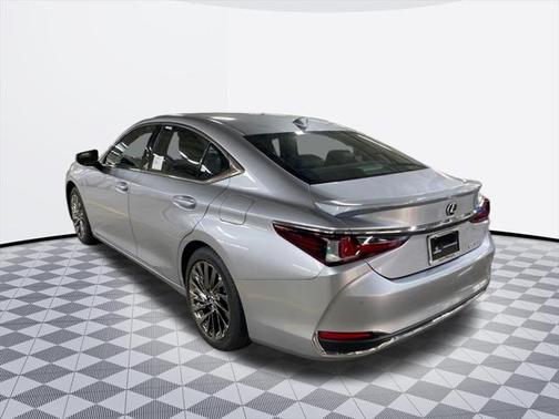 2025 Lexus ES 300h Luxury