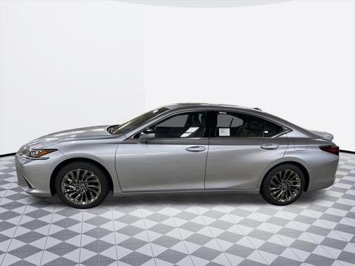 2025 Lexus ES 300h Luxury