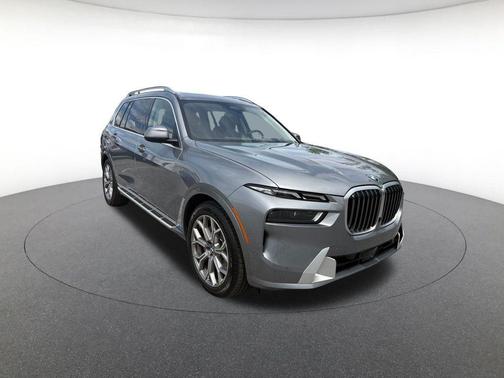 Skyscraper Grey Metallic 2025 BMW X7 xDrive40i