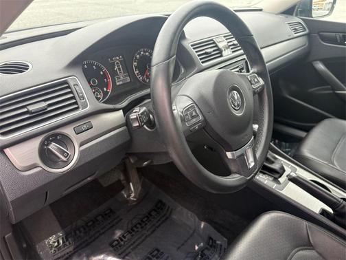 2014 Volkswagen Passat 2.5 SE