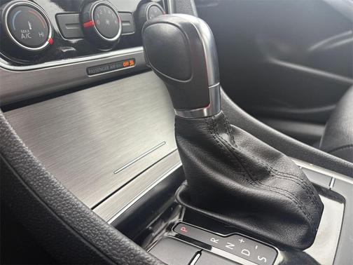 2014 Volkswagen Passat 2.5 SE