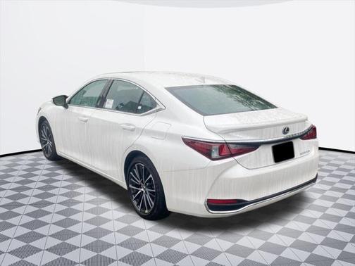 2025 Lexus ES 300h Base