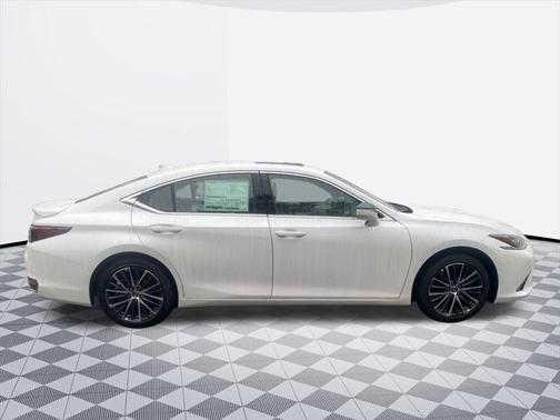 2025 Lexus ES 300h Base