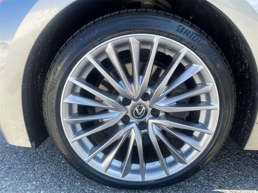 2022 Lexus IS 300 Base