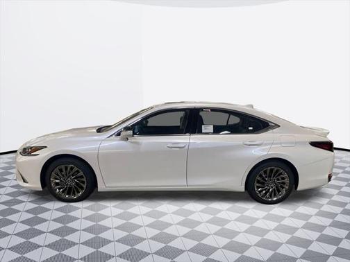 2025 Lexus ES 300h Luxury