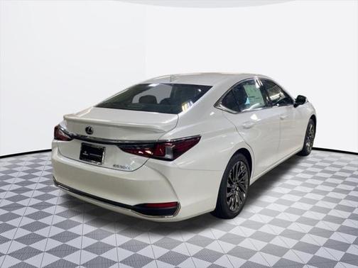 2025 Lexus ES 300h Luxury