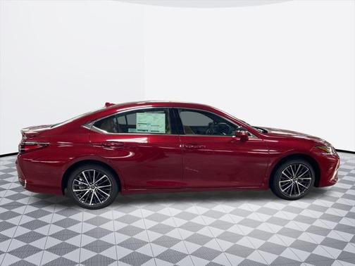 2025 Lexus ES 300h Base