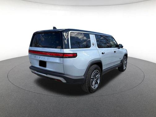 2026 Rivian R1S Dual Motor Standard Pack