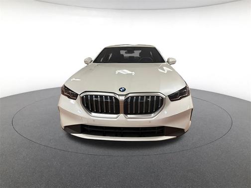 2025 BMW 530 i xDrive