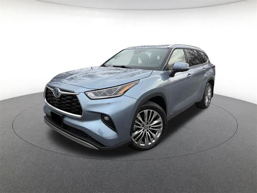 2023 Toyota Highlander Hybrid Platinum