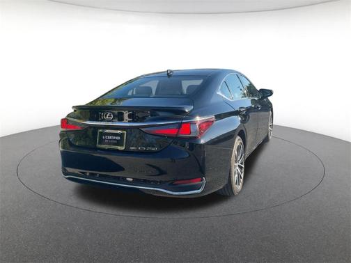 2022 Lexus ES 250 Base