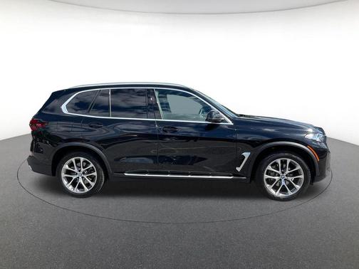 Black Sapphire Metallic 2026 BMW X5 xDrive40i