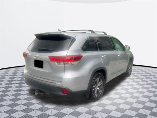 2017 Toyota Highlander LE Plus
