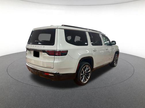 Luxury White Pearlcoat 2022 Jeep Wagoneer Series III