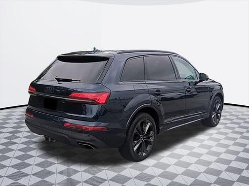 2025 Audi Q7 55 Premium Plus