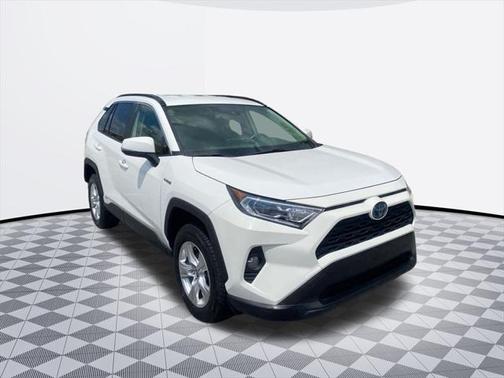 2020 Toyota RAV4 Hybrid XLE