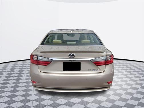 2016 Lexus ES 300h Base