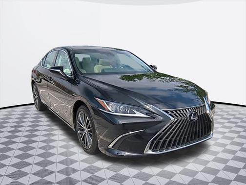 2022 Lexus ES 300h Base