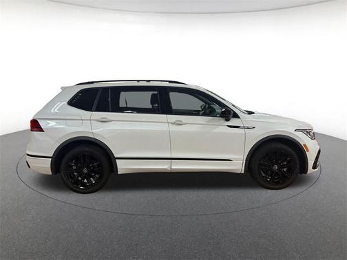 2022 Volkswagen Tiguan 2.0T SE R-Line Black 4MOTION