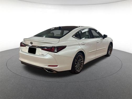 2024 Lexus ES 350 Ultra Luxury