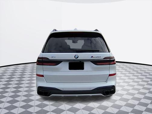 2024 BMW X7 M60i