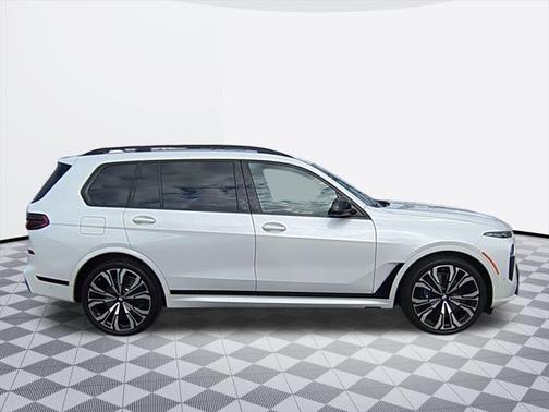 2024 BMW X7 M60i