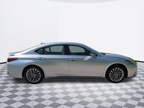 2024 Lexus ES 300h Ultra Luxury