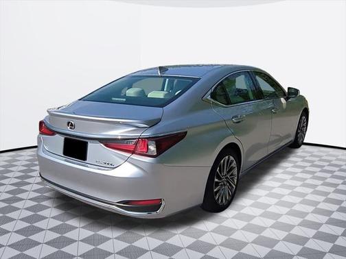2024 Lexus ES 300h Ultra Luxury