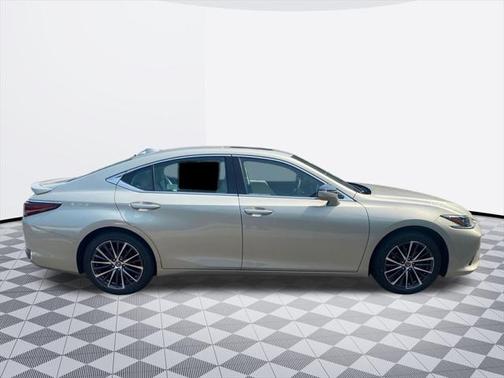 2025 Lexus ES 300h Base