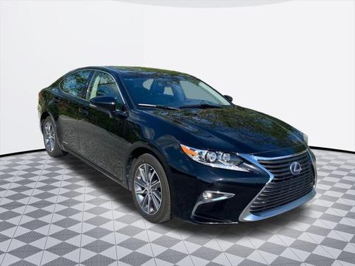 2016 Lexus ES 300h Base