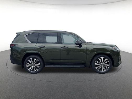 Pear 2026 Lexus LX 600 Luxury