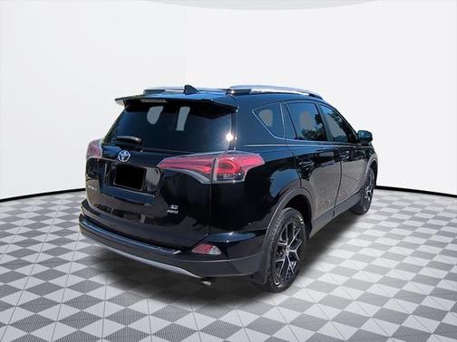 2017 Toyota RAV4 SE