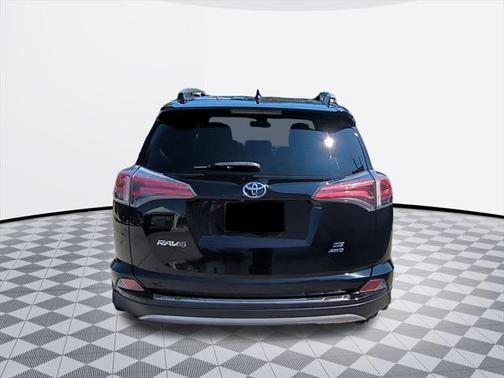2017 Toyota RAV4 SE