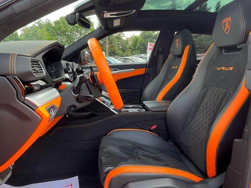 Arancio Borealis Metallic 2023 Lamborghini Urus S
