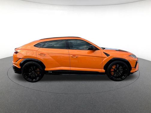 Arancio Borealis Metallic 2023 Lamborghini Urus S