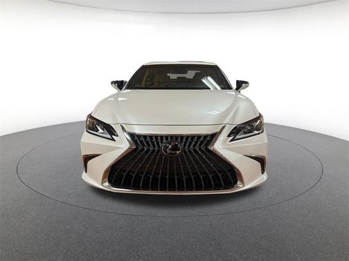 2025 Lexus ES 300h Luxury