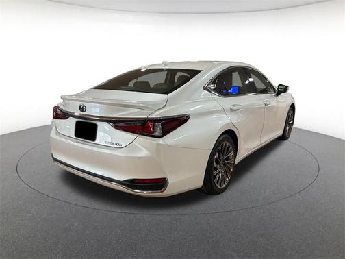 2025 Lexus ES 300h Luxury