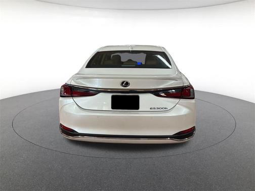 2025 Lexus ES 300h Luxury