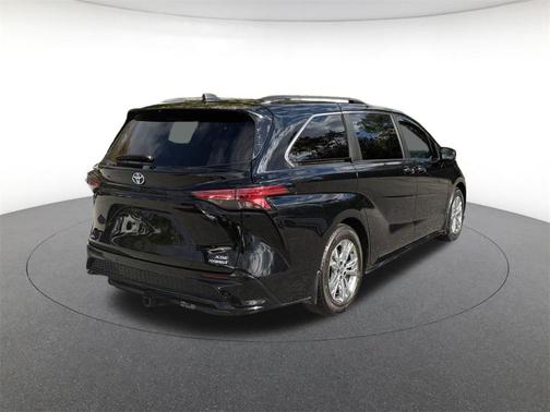2023 Toyota Sienna XSE 7 Passenger