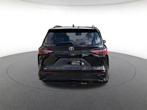 2023 Toyota Sienna XSE 7 Passenger