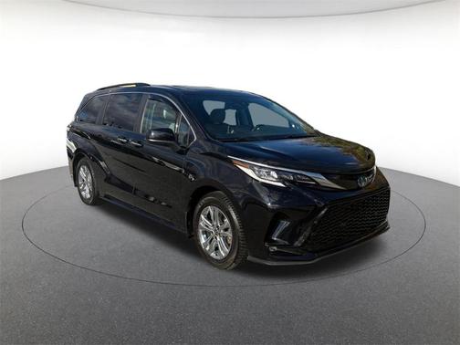 2023 Toyota Sienna XSE 7 Passenger