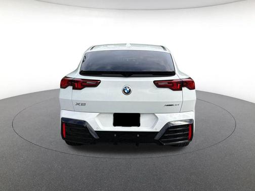 Alpine White 2026 BMW X2 xDrive28i