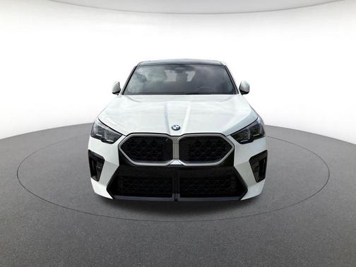 Alpine White 2026 BMW X2 xDrive28i