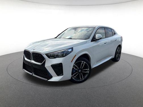 Alpine White 2026 BMW X2 xDrive28i