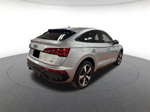 2022 Audi Q5 45 S line Premium Plus