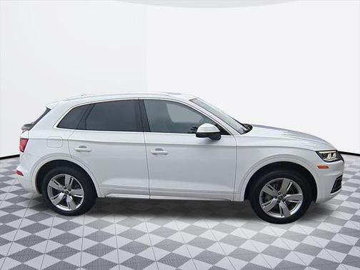 2018 Audi Q5 2.0T Premium Plus